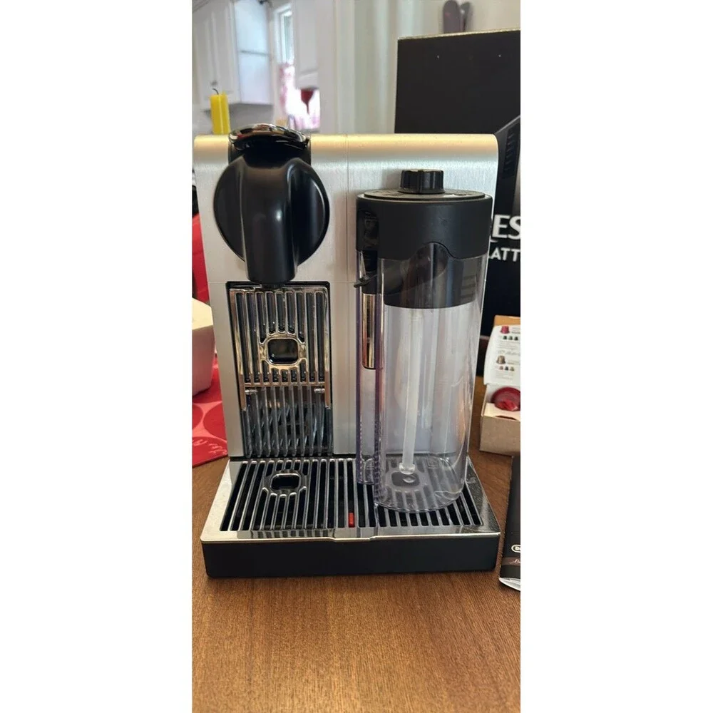 Delonghi EN750MB Nespresso Lattissima Pro Machine - Italy New In Box Retail $649